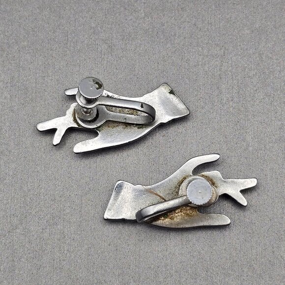 VTG Victorian Revival Silver Tone Hand Screw Back Clip Earrings Unmarked - Picture 2 of 3